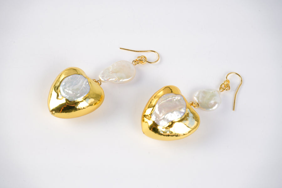 Pearl treasure earrings