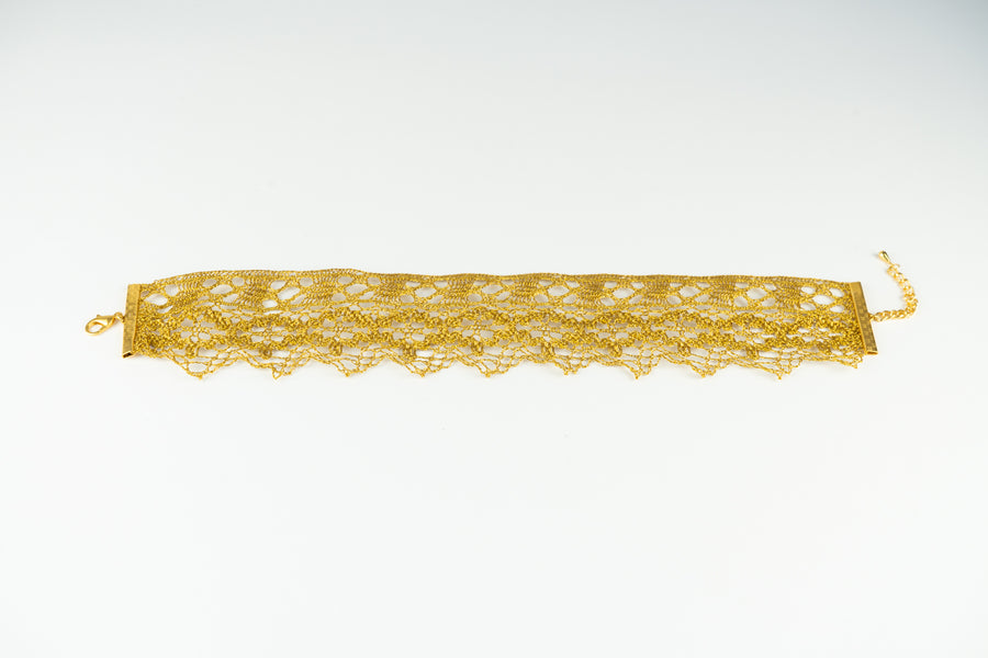 Sun rays knitted choker