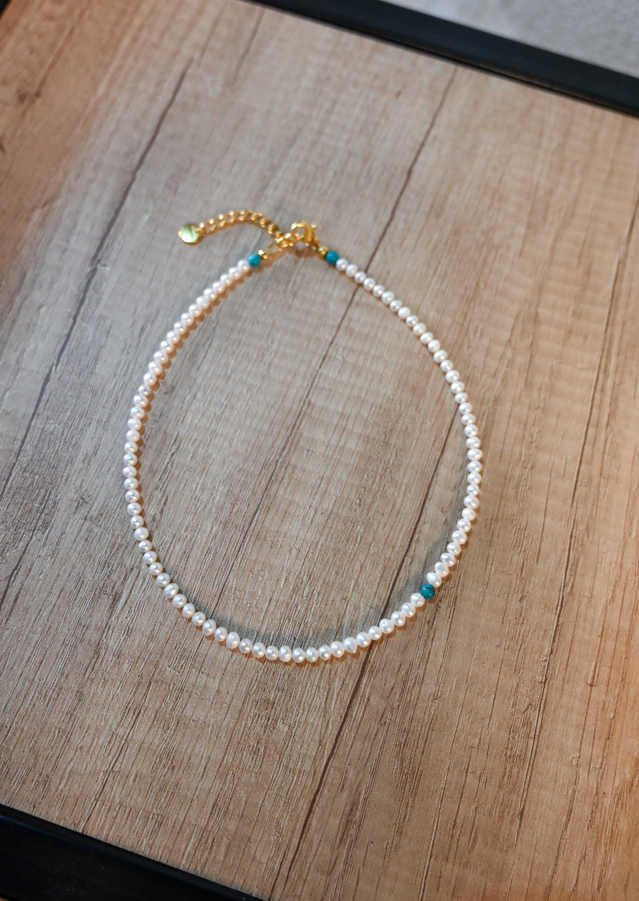 Poulati 23 pearl necklace