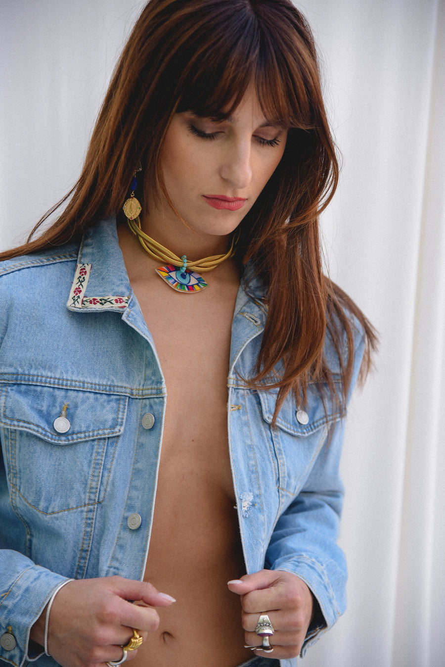 She is like the rainbow statement choker