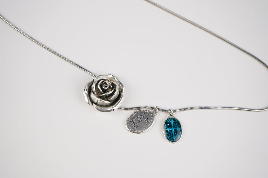 Silver rose necklace