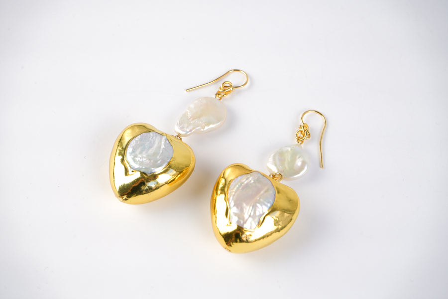 Pearl treasure earrings