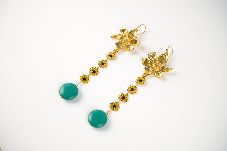 70S daisy vibes earrings green