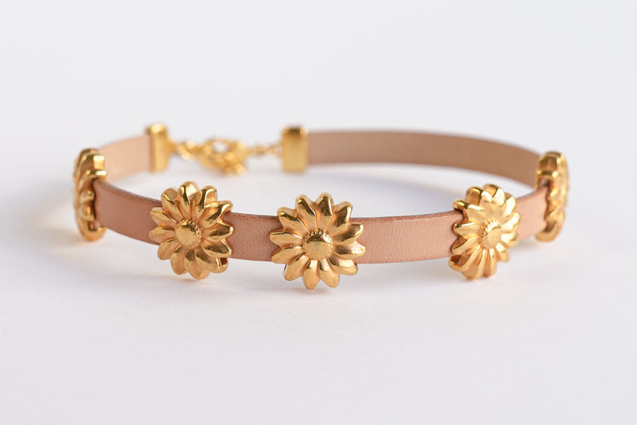 Daisy leather choker