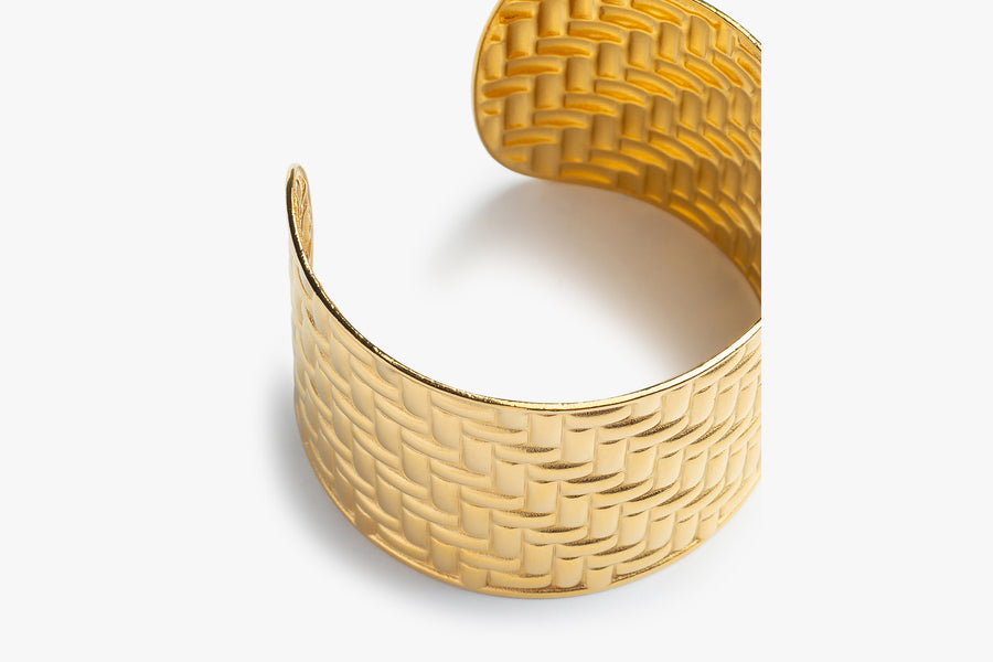 Checkered embossed bracelet