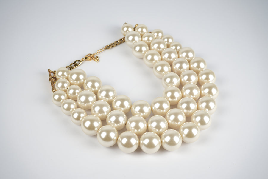 Queening triple pearl necklace