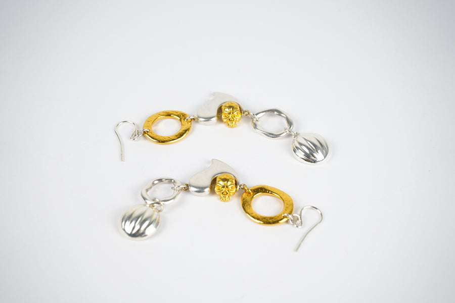 Hug earrings