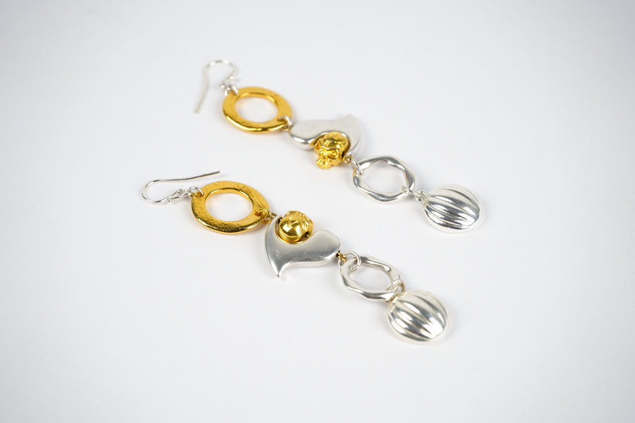 Hug earrings