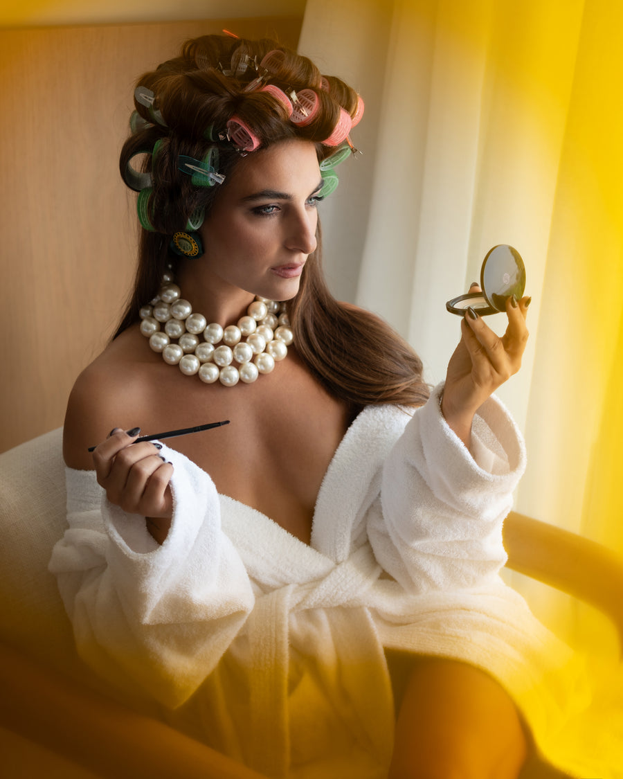 Queening triple pearl necklace