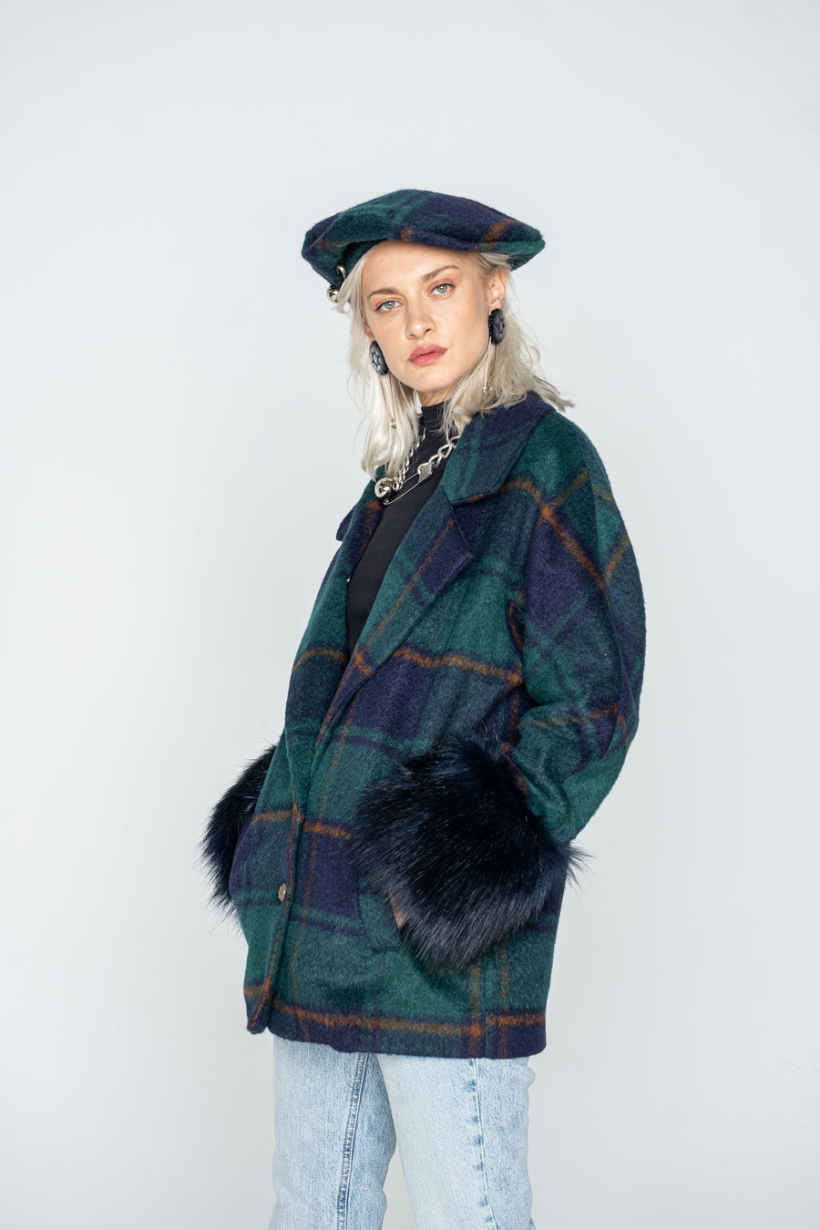 Bold type checkered coat