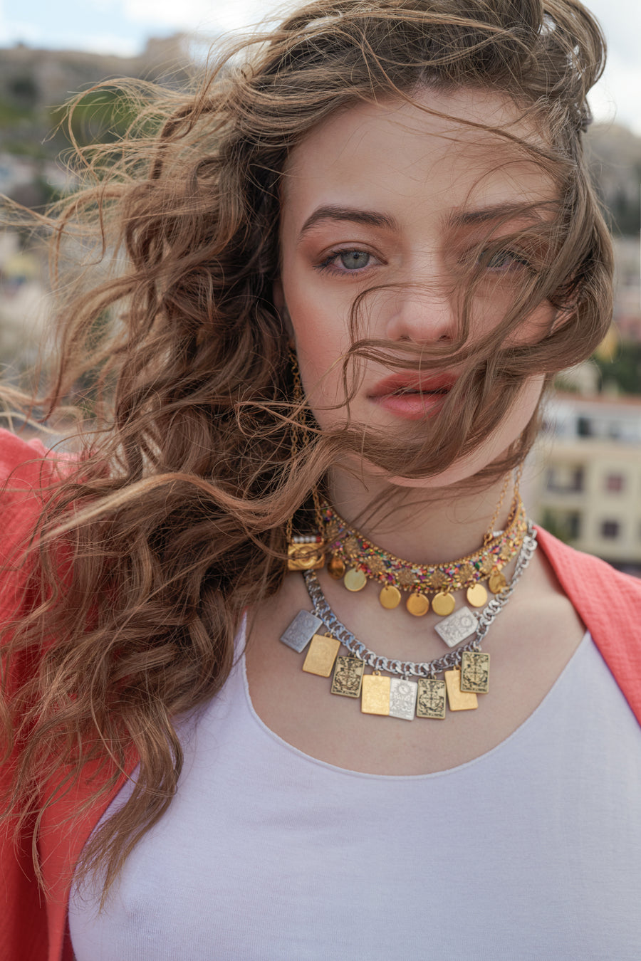 Flashy world coin choker gold