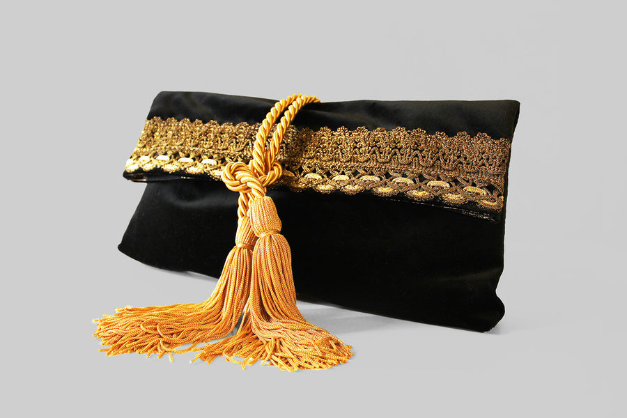 Black velvet royal clutch