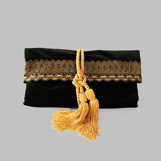 Black velvet royal clutch