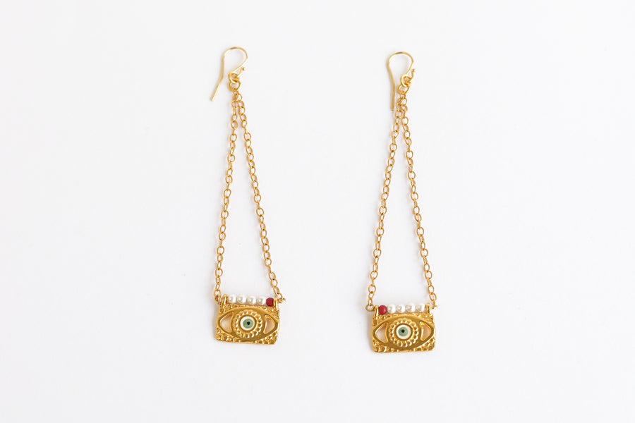 Pearl labor earrings
