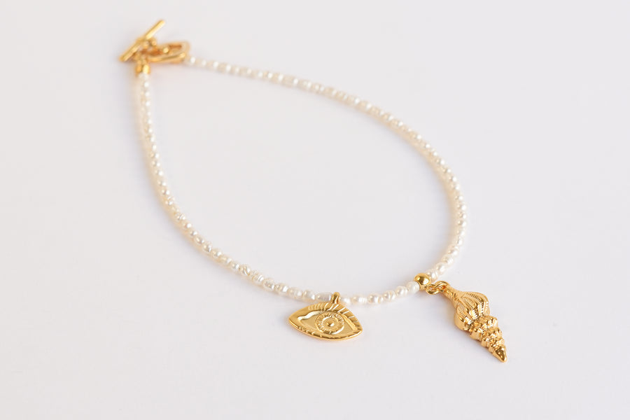 Fine pearl necklace
