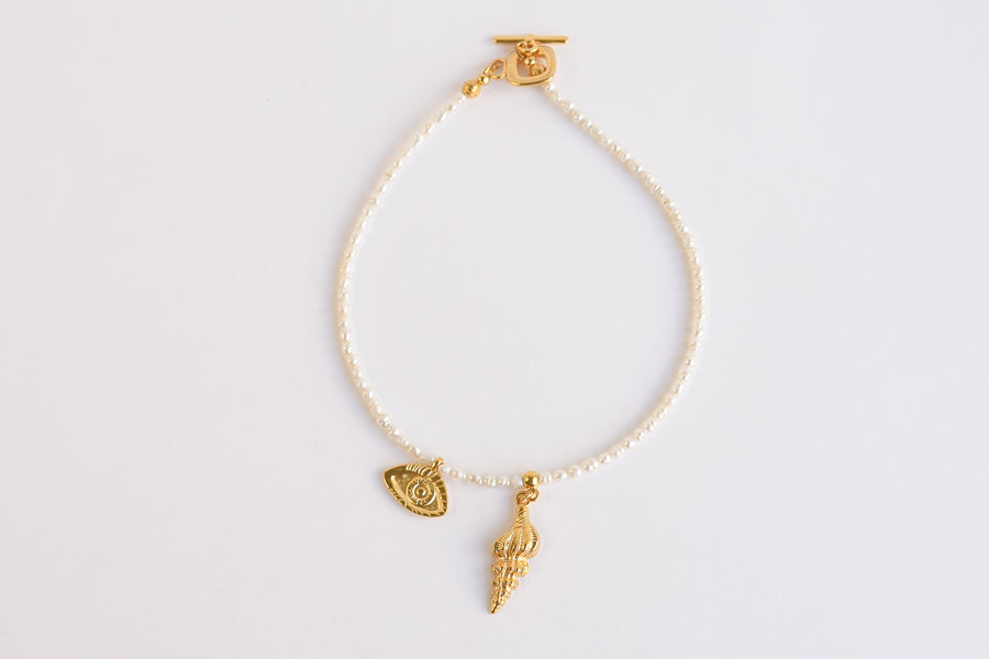 Fine pearl necklace