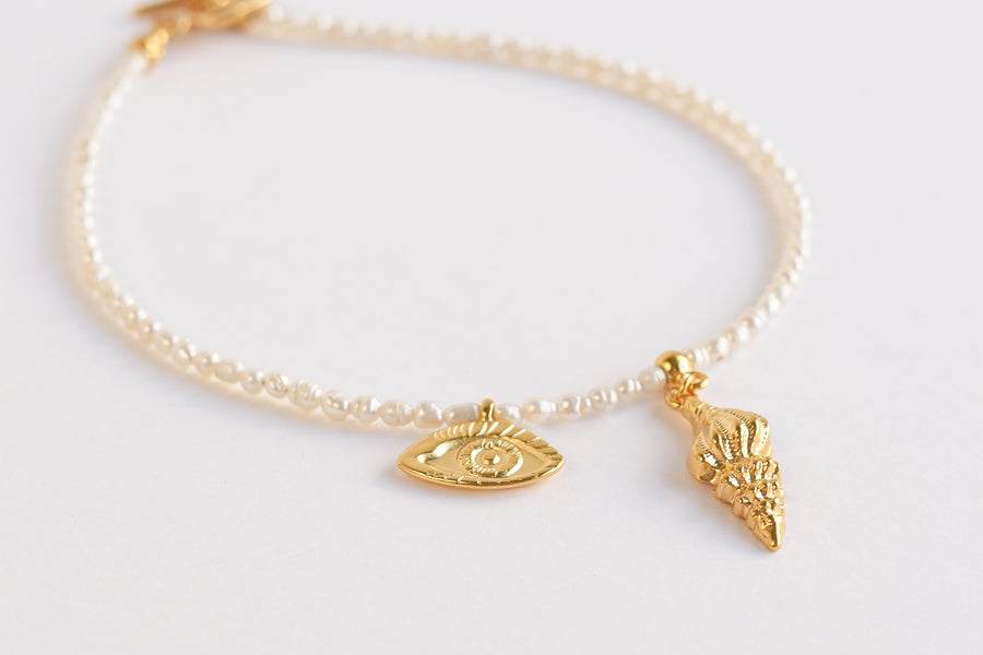 Fine pearl necklace