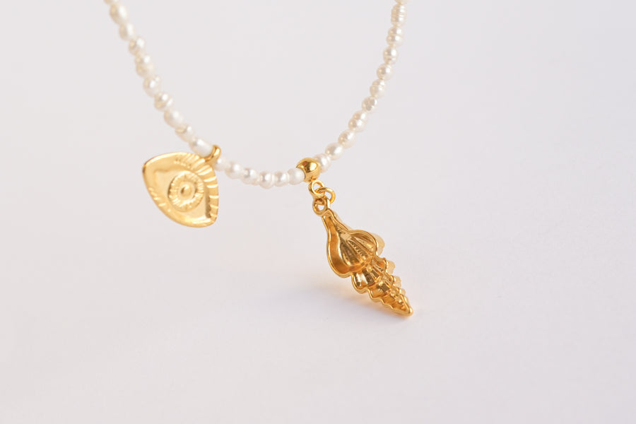 Fine pearl necklace