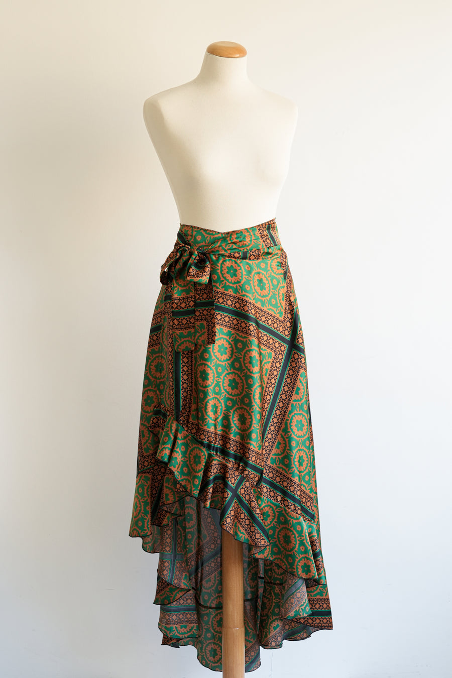 Manifesto wrap multiform skirt (satin print)