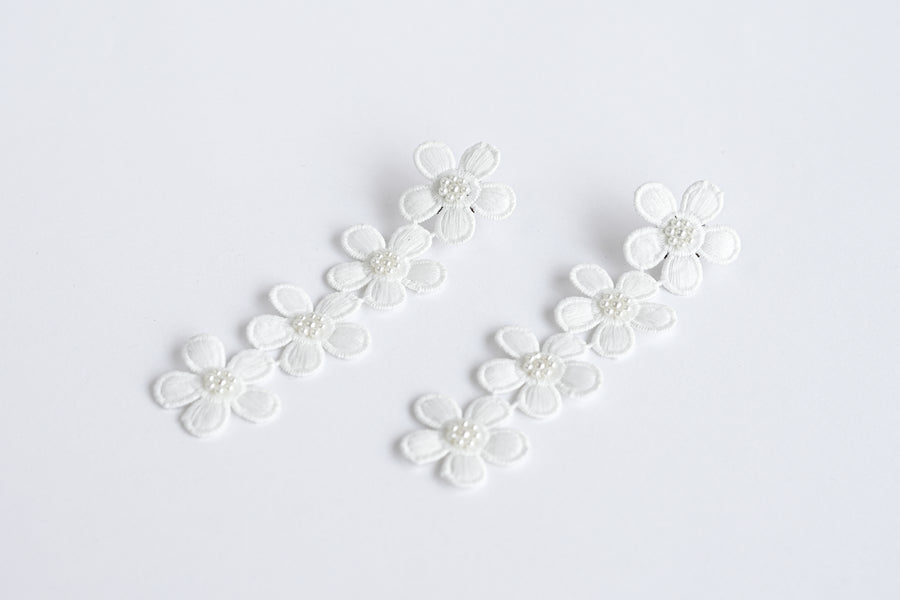 Daisy pearls earrings