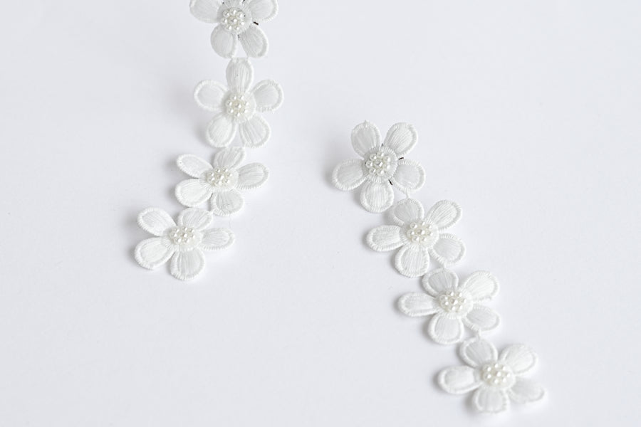 Daisy pearls earrings